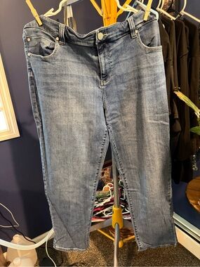 Liverpool Women's Ankle Cropped Jeans in Medium Blue Wash